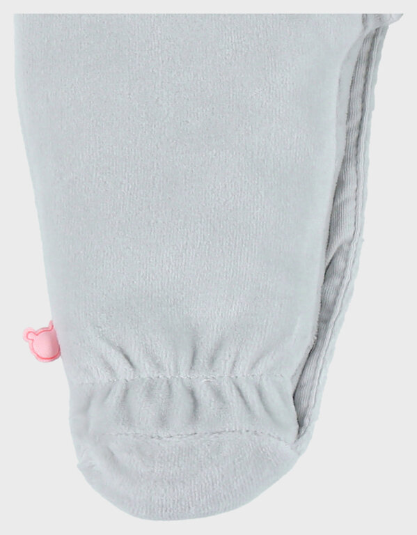 Noukie's Babypyjama in aquafluweel met konijnenborduurs