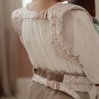 Little Dutch Poppendraagzak – Meerkleurig – Soft Flowers