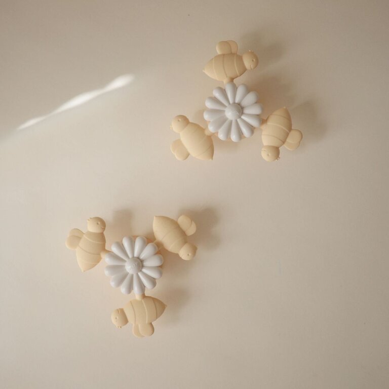 Mushie Suction Spinner Toy - Spinner Bee