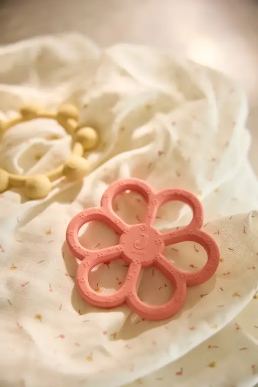 Jollein Bijtring Siliconen Flower - Coral Rose