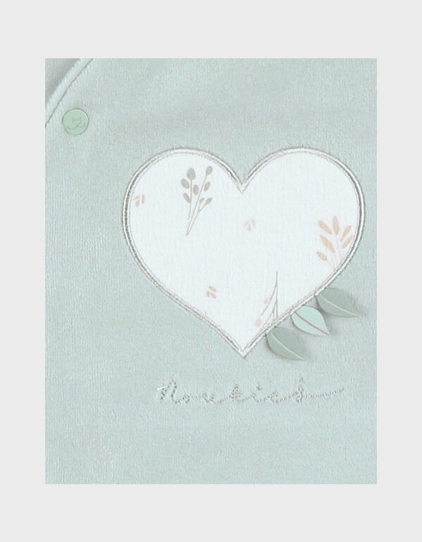 Noukie's Baby pyjama, geborduurd velours Hartje