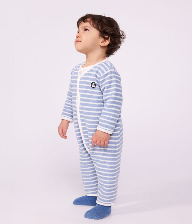 Petit Bateau Gestreepte babypyjama van katoenen badstof zonder voetjes
