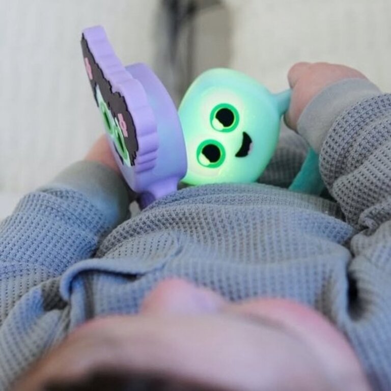 Glo Pals rattle Lumi