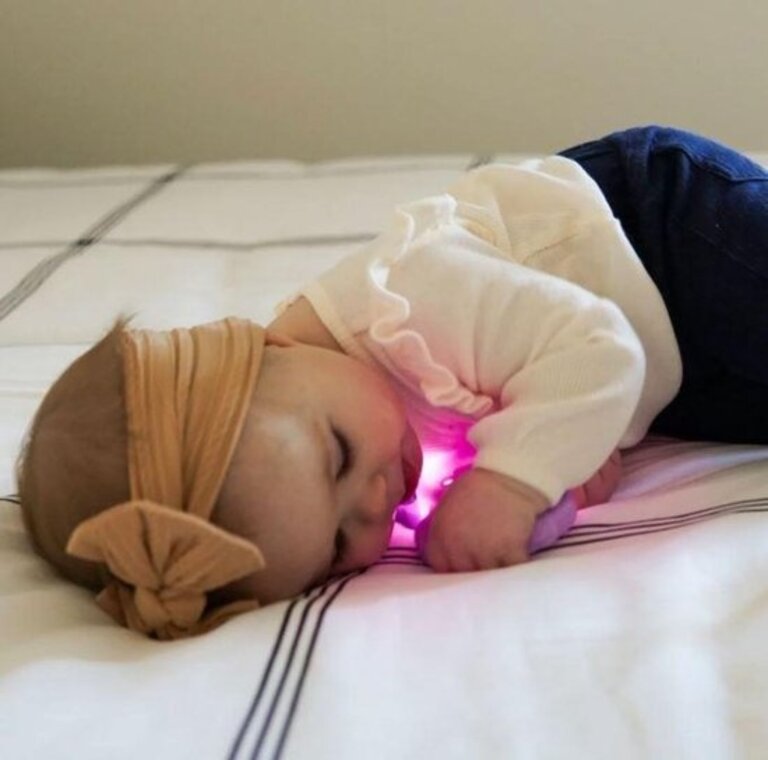 Glo Pals rattle Lumi