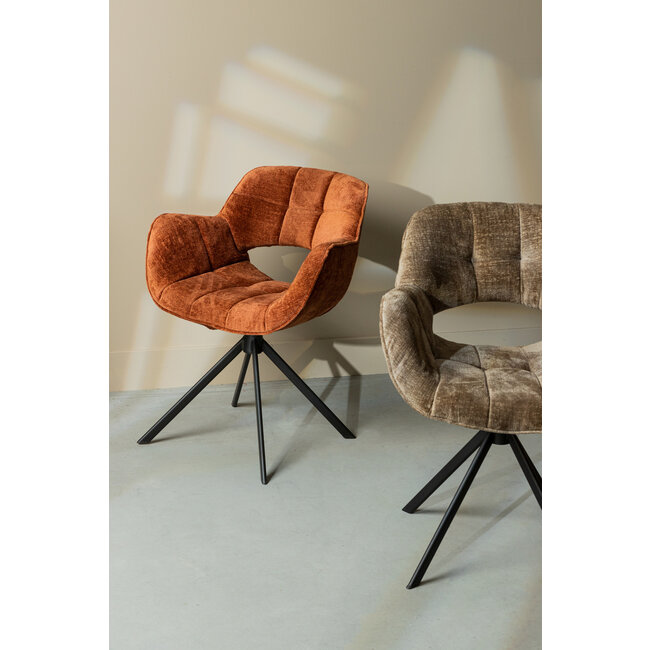 PTMD Oranje eetkamerstoel met armleuning Link - met zwart metaal onderstel - PTMD