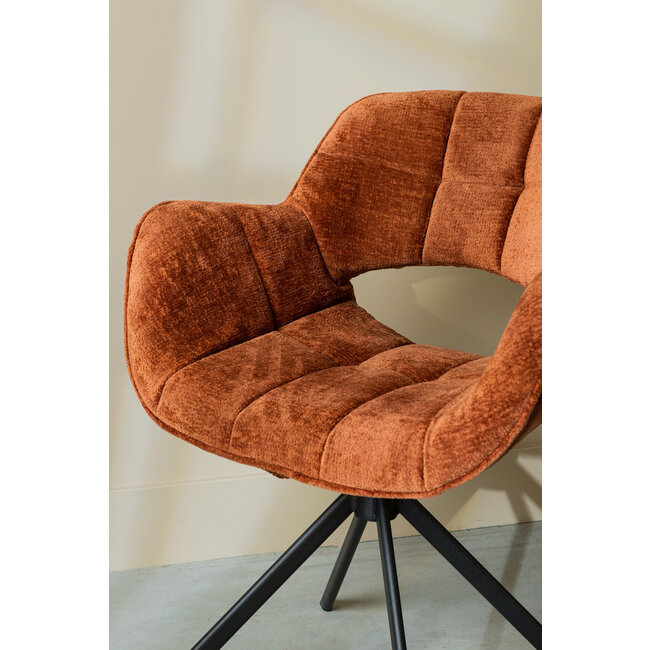 PTMD Oranje eetkamerstoel met armleuning Link - met zwart metaal onderstel - PTMD