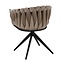 Homerebels Collection Eetkamerstoel Zand ‘Wave Chair’ – Gevlochten rugleuning – Velvet eetkamerstoel met 360 graden draaiend frame.