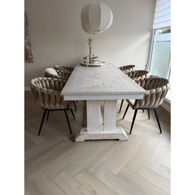 Homerebels Collection Gevlochten eetkamerstoel Sand White – beige velvet eetkamerstoel met armleuning en gevlochten rugleuning - Wave chair