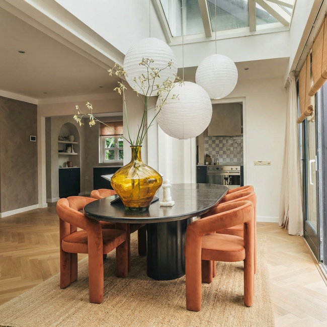 Homerebels Collection Oranje eetkamerstoel met armleuning Niru - Terracotta velvet eetkamerstoel