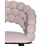 Homerebels Collection Bubble Barstool beige velvet barkruk 65 cm met armleuningen en zwarte poten | Bolvormige bubble rugleuning | Luxe design barkruk voor kookeiland of lage bartafel