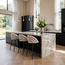 Homerebels Collection Bubble Barstool beige velvet barkruk 65 cm met armleuningen en zwarte poten | Bolvormige bubble rugleuning | Luxe design barkruk voor kookeiland of lage bartafel