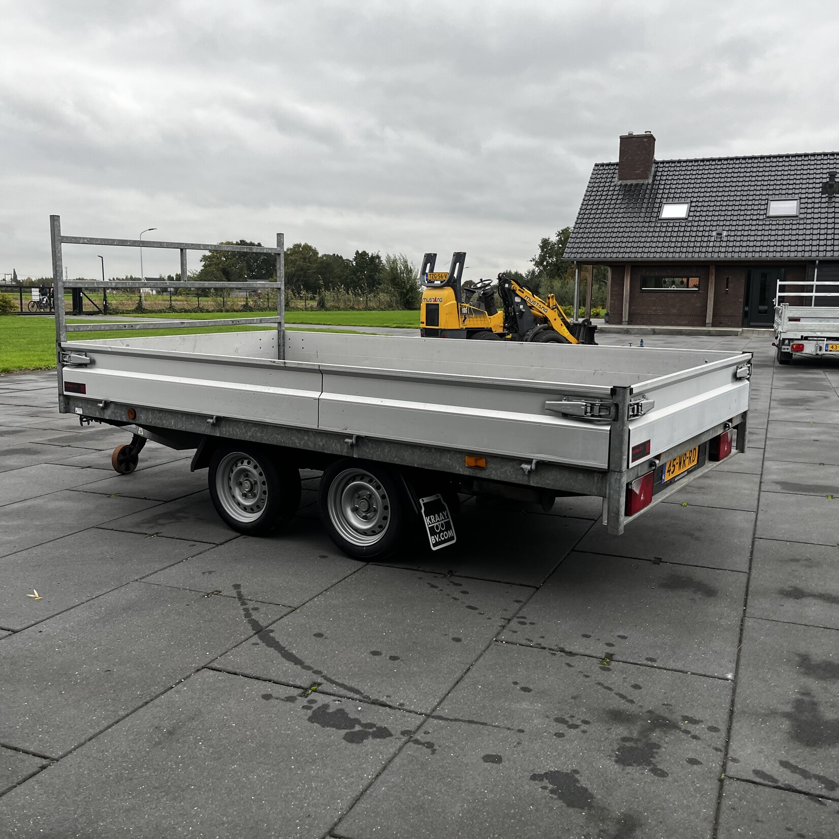 Hapert 335 x 185 cm