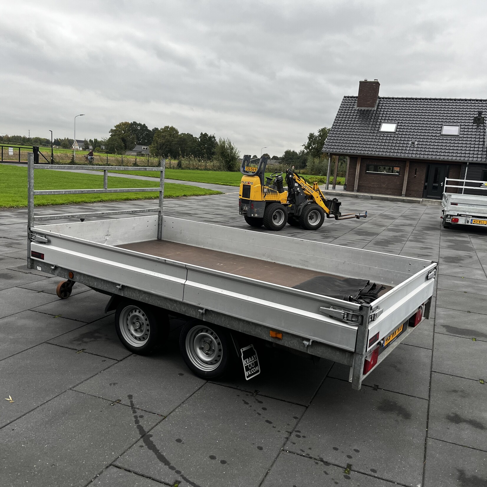 Hapert 335 x 185 cm