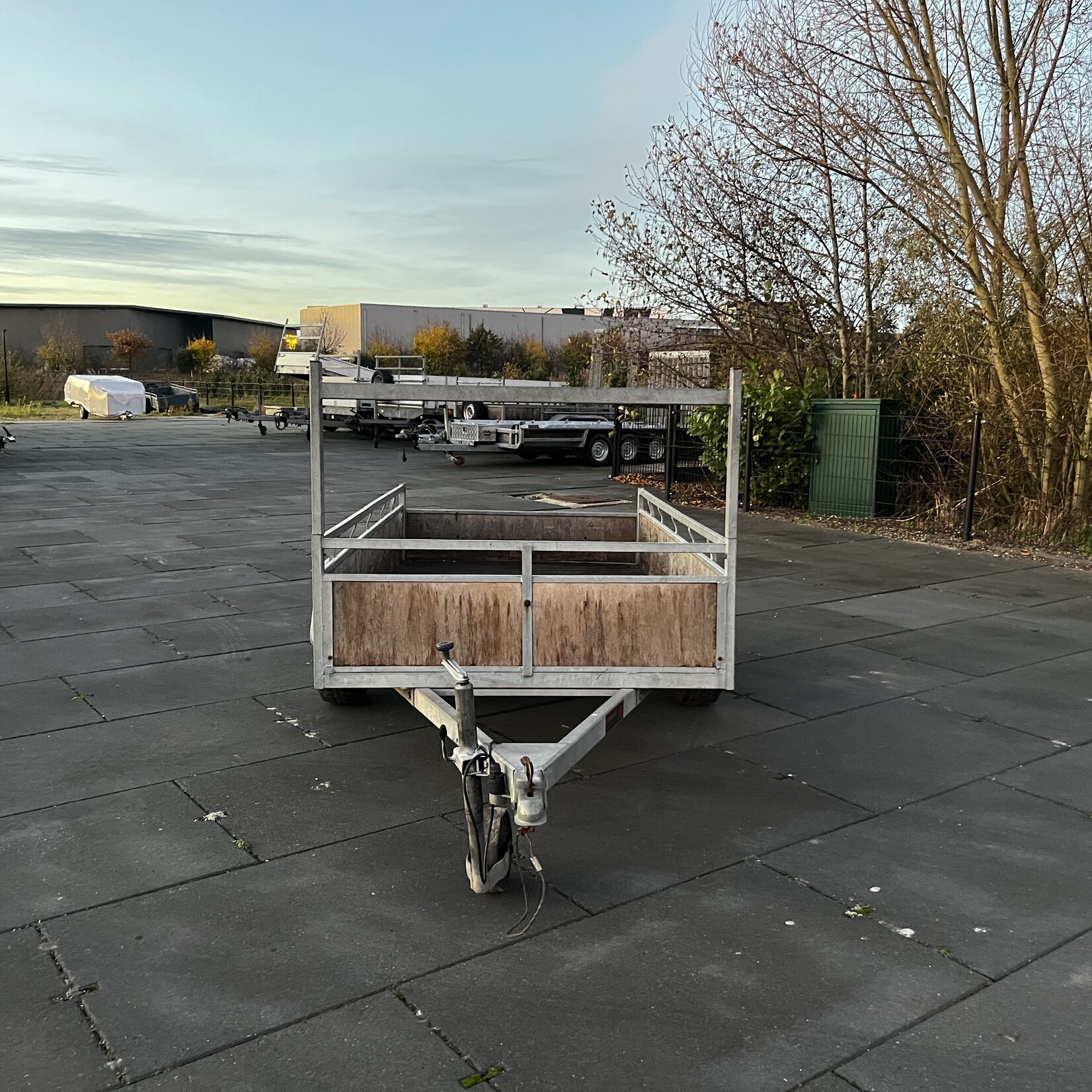 enkelas bakwagen ongeremd 250