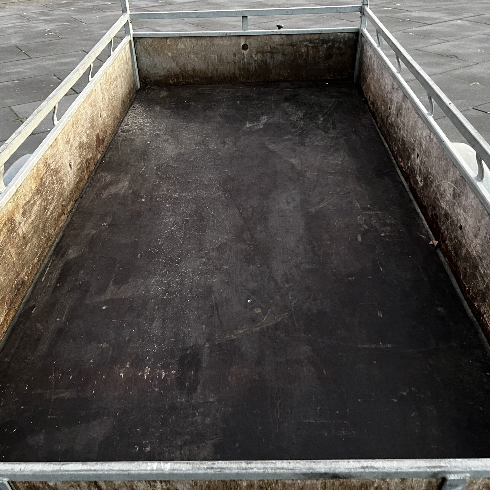 enkelas bakwagen ongeremd 250