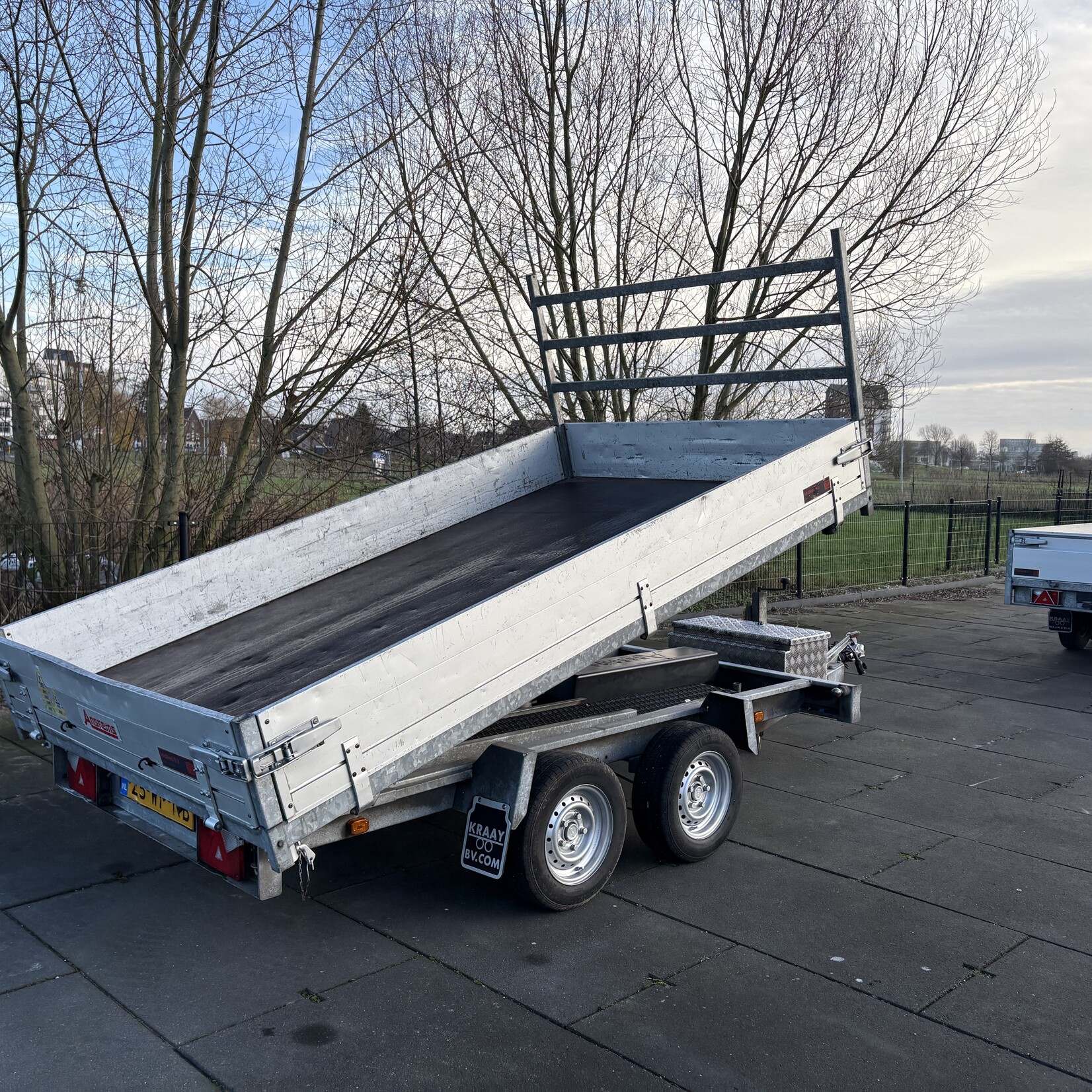Anssems KSX 305 x 180 3000 kg met rijplaten nagzezien