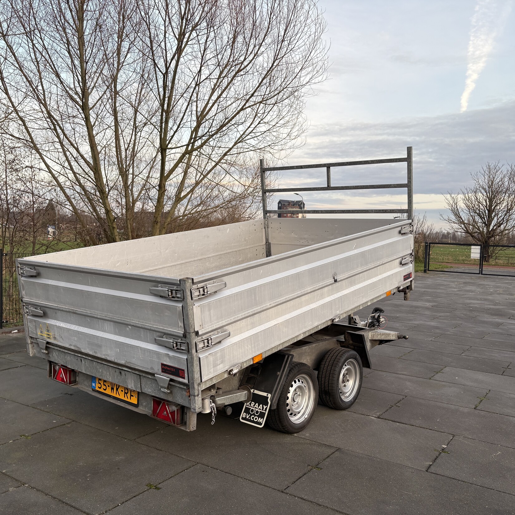 Hapert kipper met opzetborden FERRO