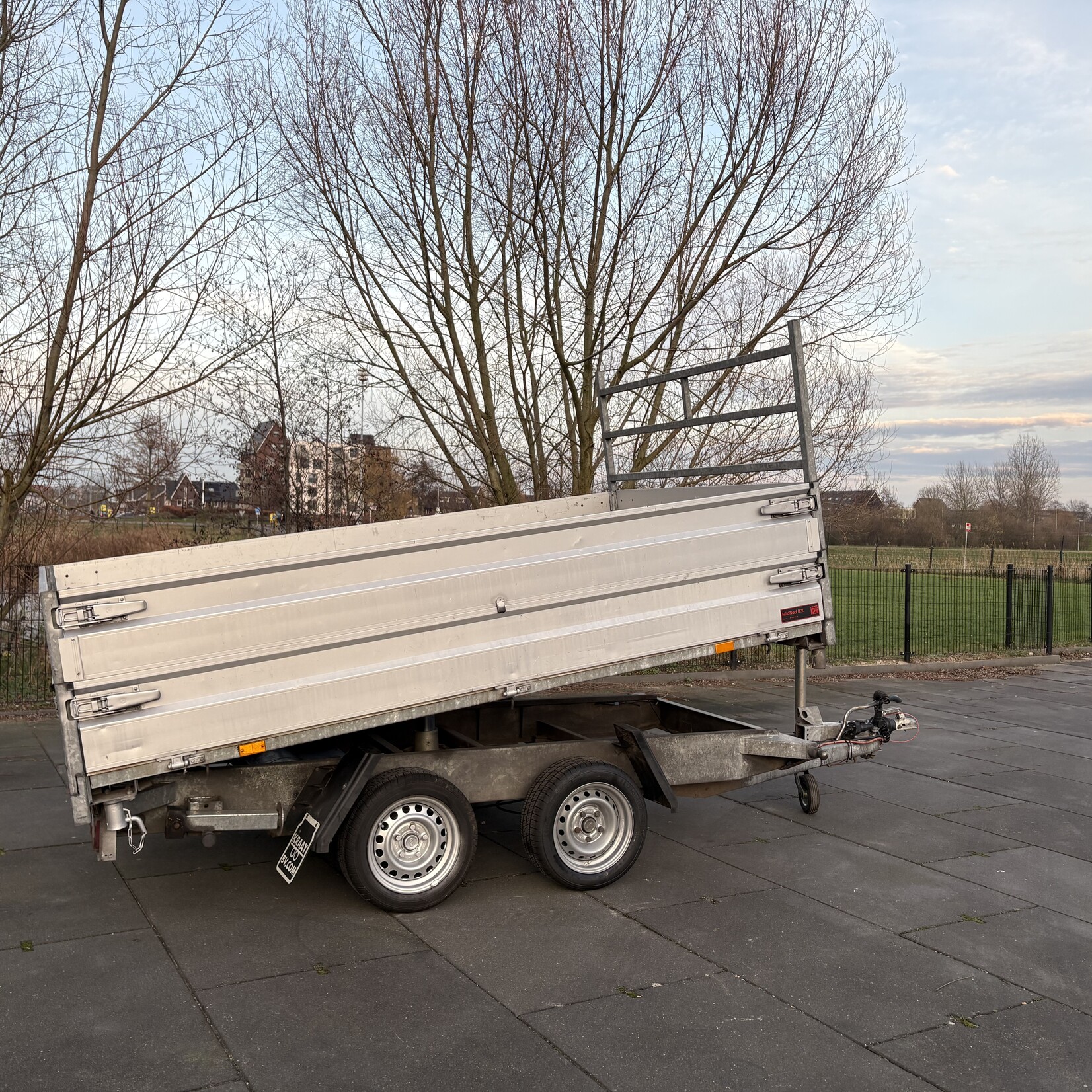 Hapert kipper met opzetborden FERRO