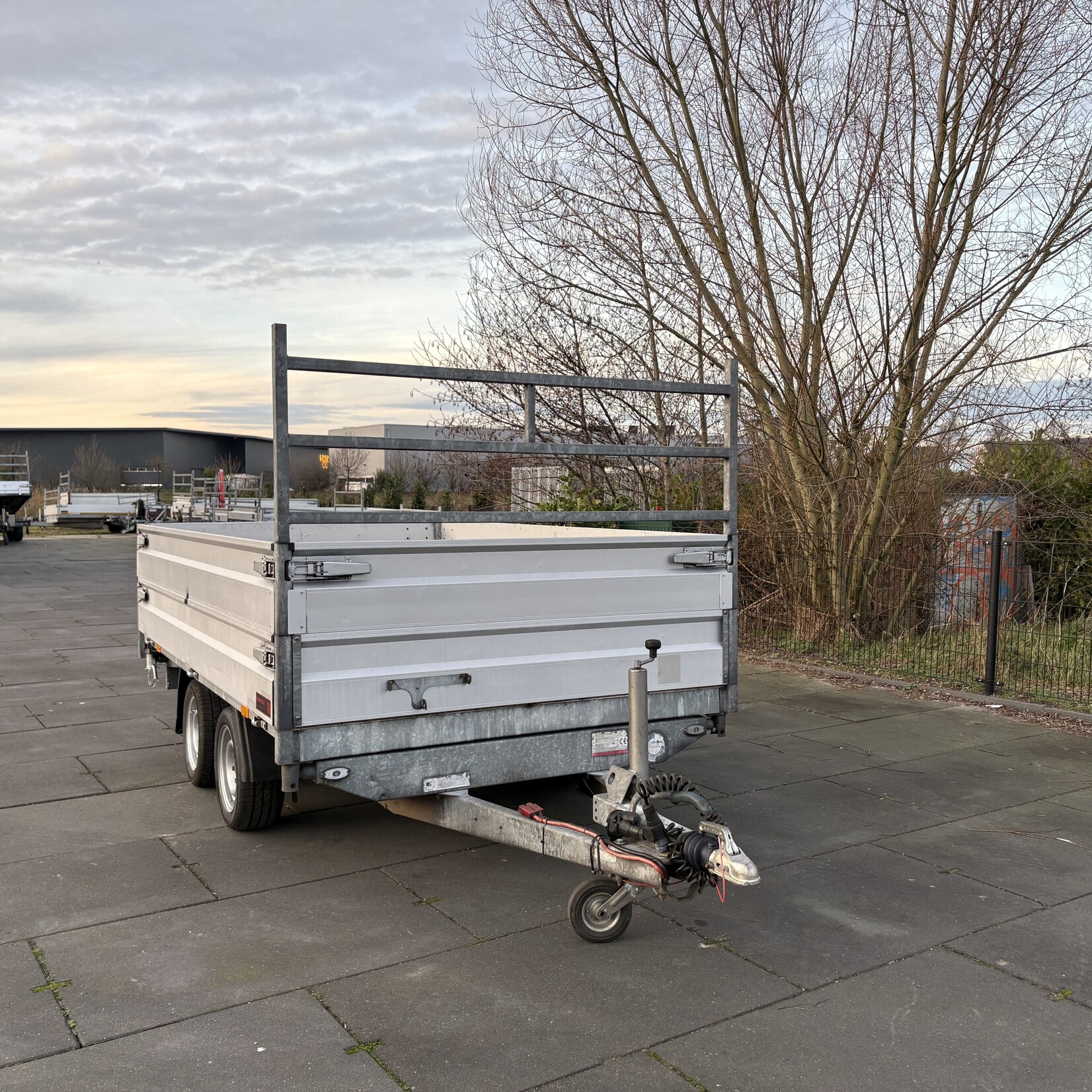 Hapert kipper met opzetborden FERRO