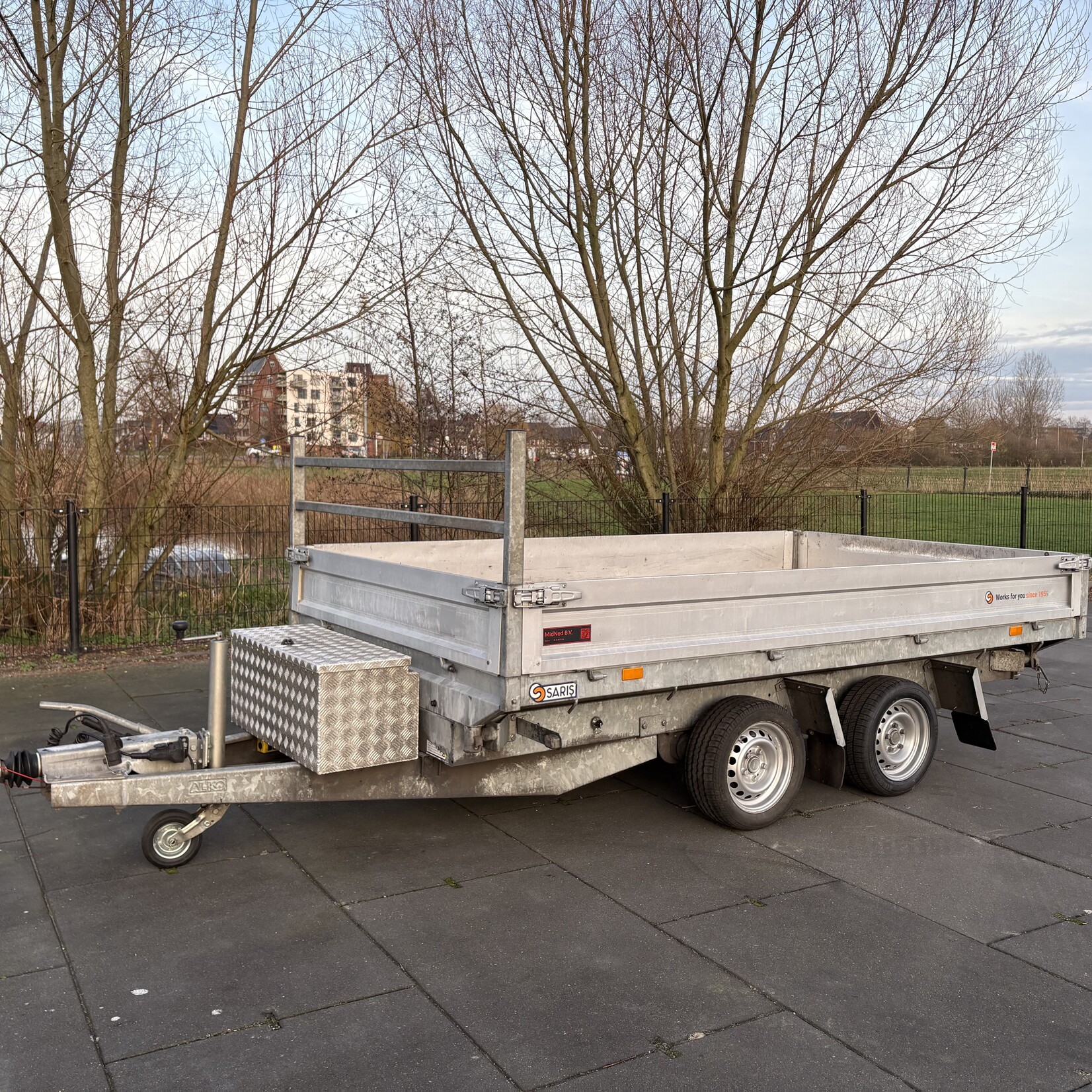 Saris kipper 330 x 180 cm 3500 kg met rijplaten