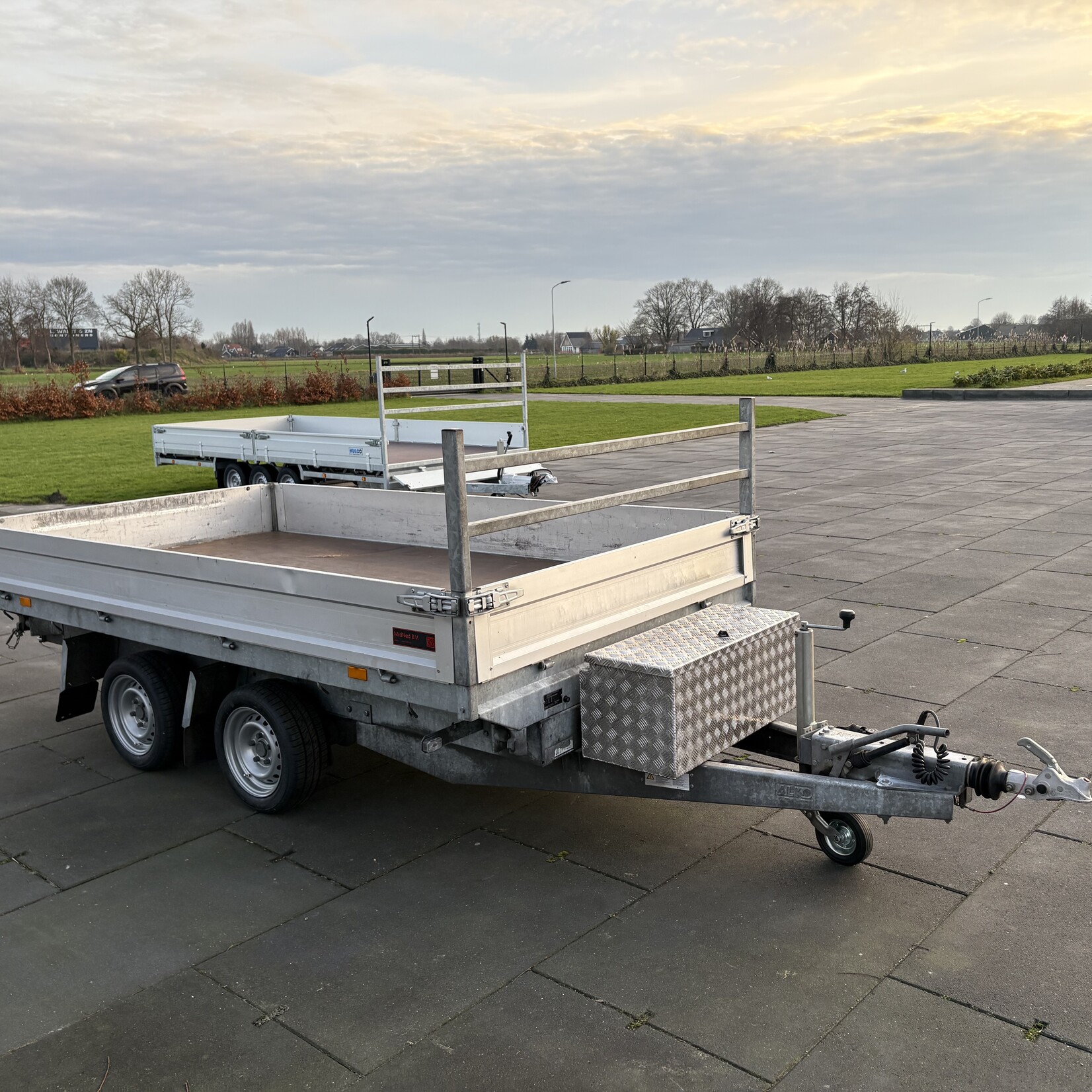 Saris kipper 330 x 180 cm 3500 kg met rijplaten