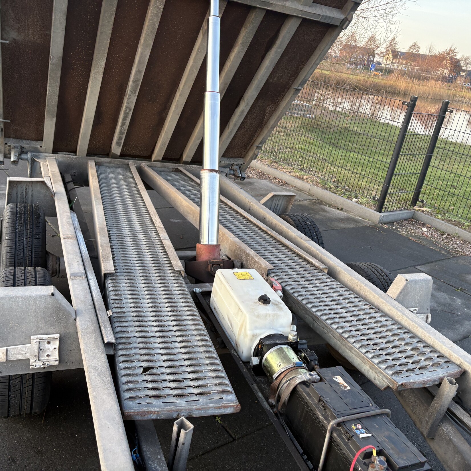 Anssems kipper met nieuwe borden