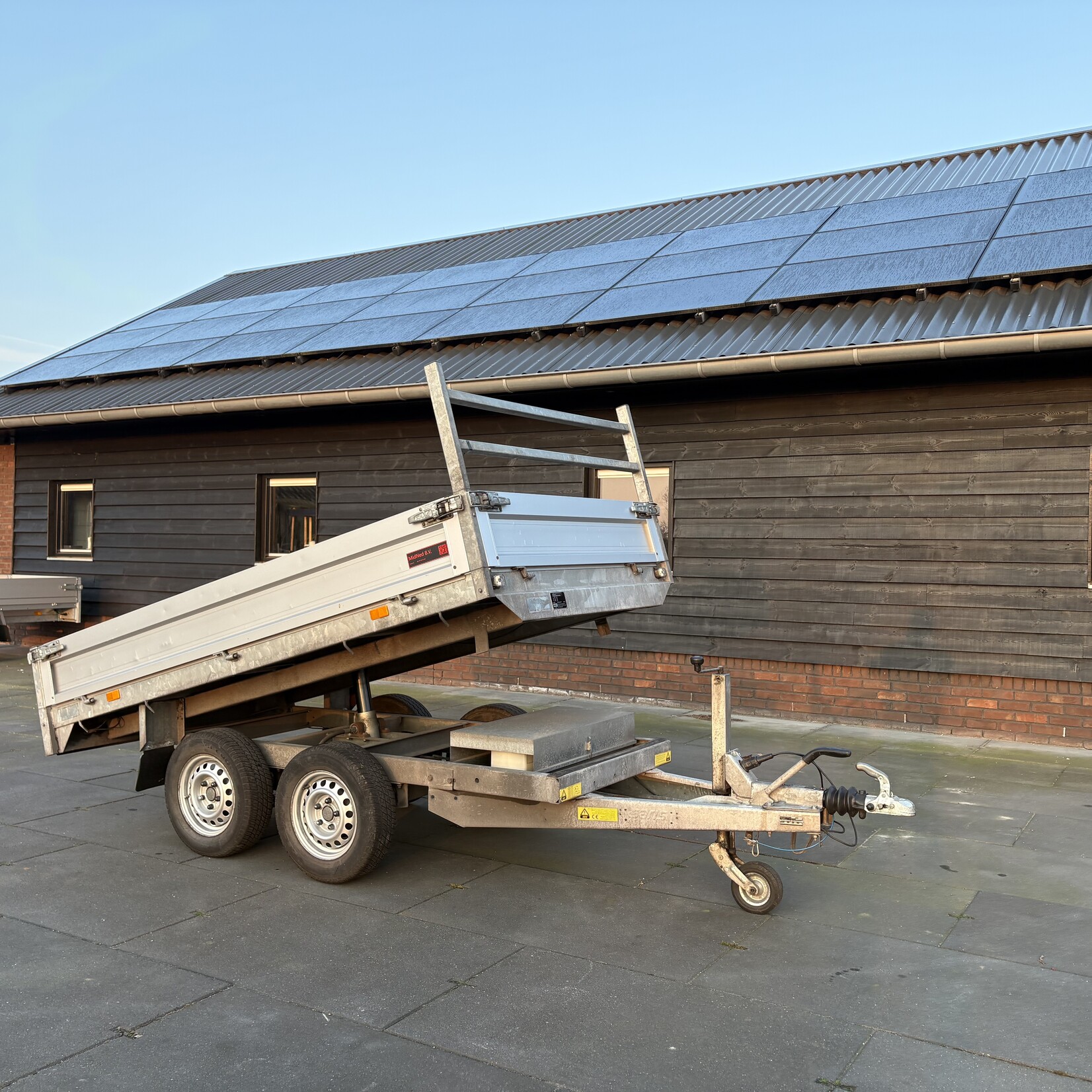 Saris kipper 270 x 150 cm elektrisch bediend