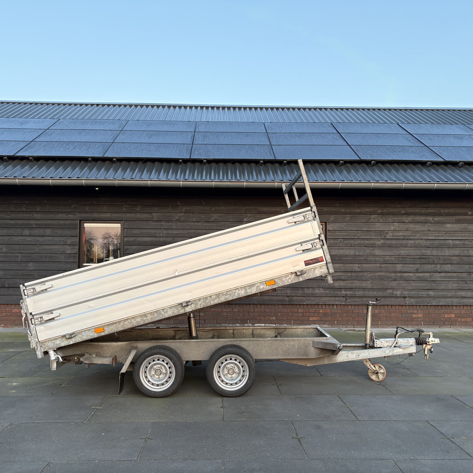 Hapert kipper 305 x 160 cm 3-zijdig met rijplaten en opzetborden