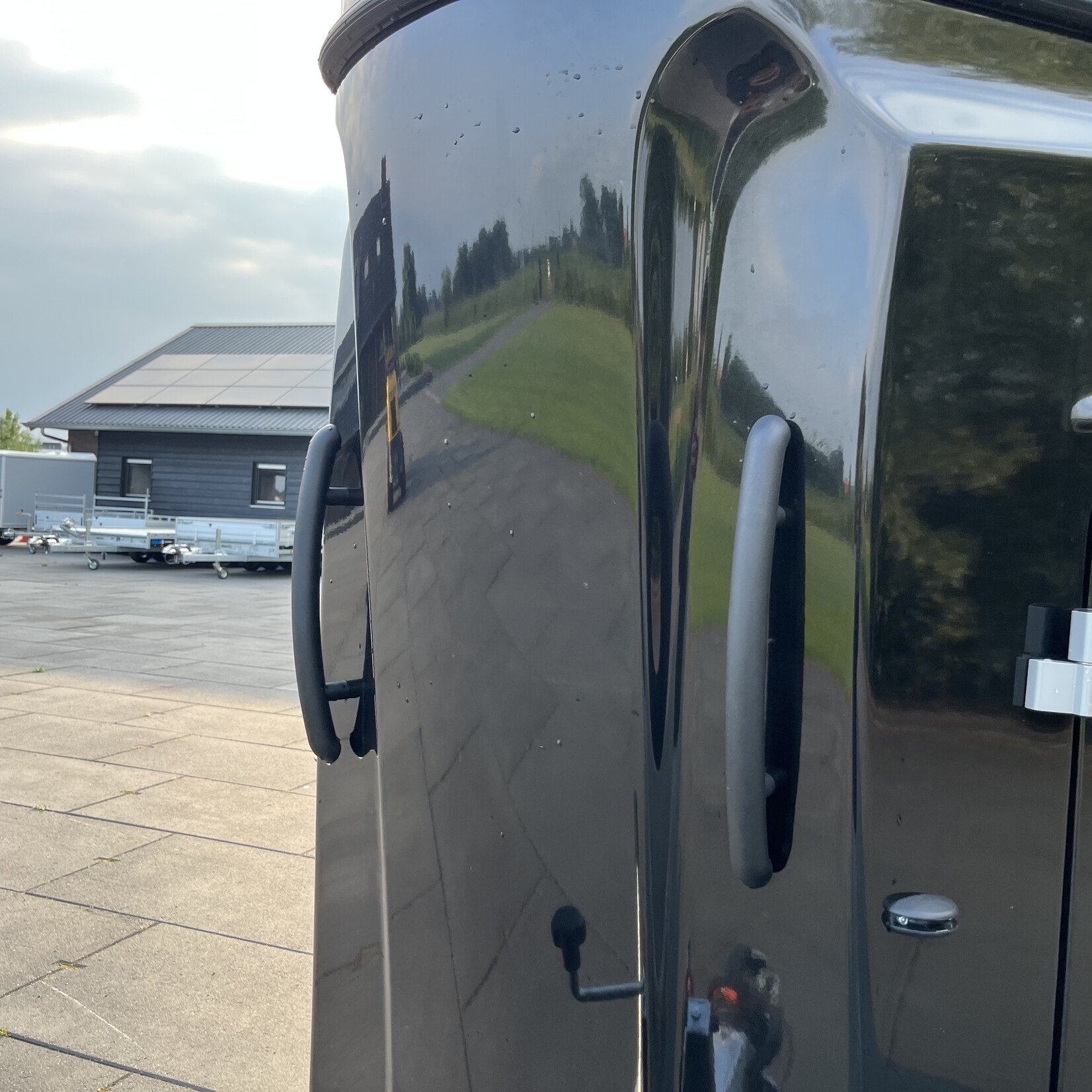 Anssems Excelente 2 paards paardentrailer VOL Kunststof incl zadelkamer !