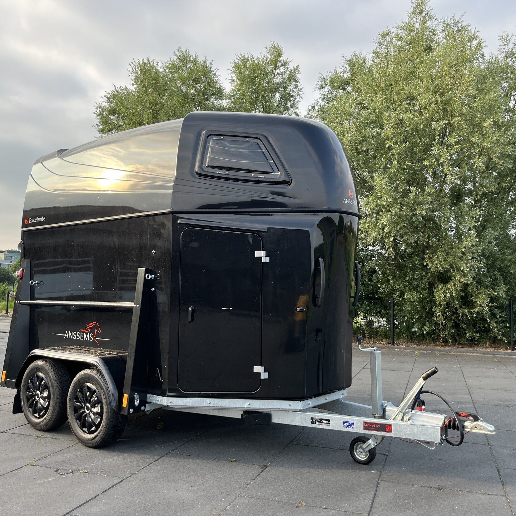 Anssems Excelente 2 paards paardentrailer VOL Kunststof incl zadelkamer !