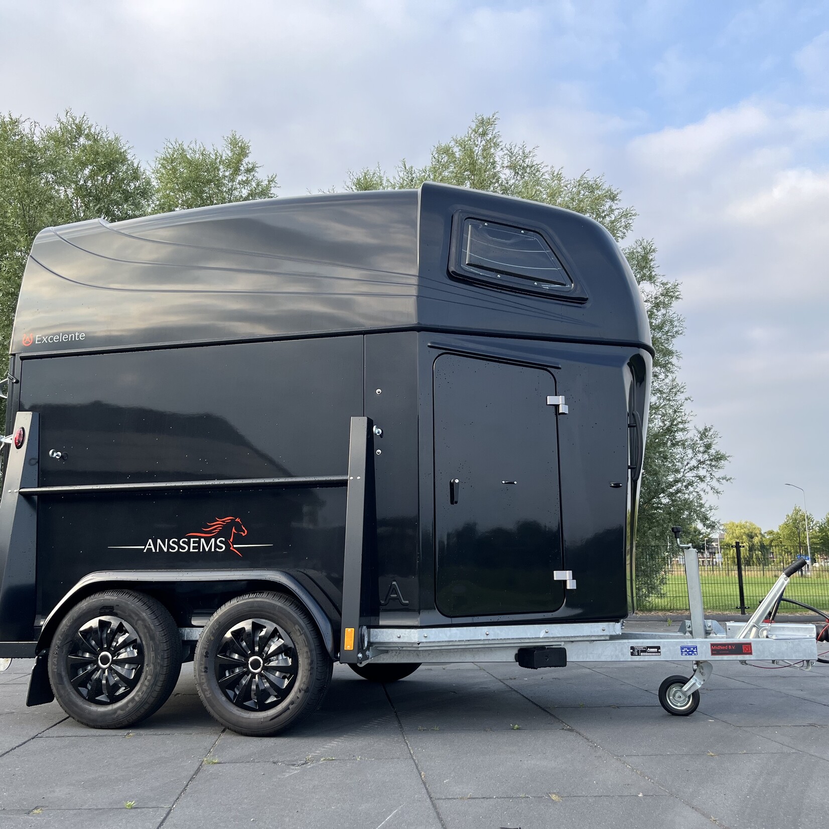 Anssems Excelente 2 paards paardentrailer VOL Kunststof incl zadelkamer !