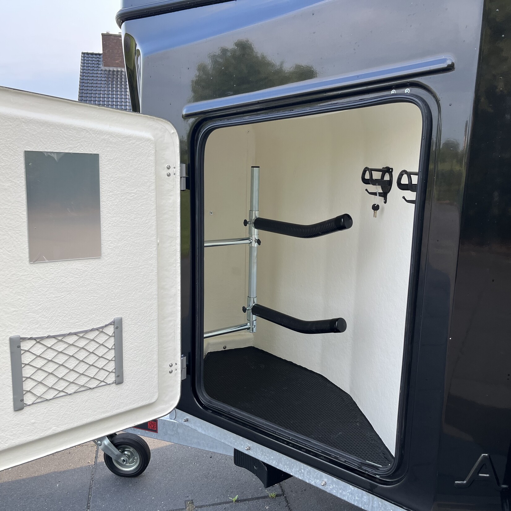 Anssems Excelente 2 paards paardentrailer VOL Kunststof incl zadelkamer !