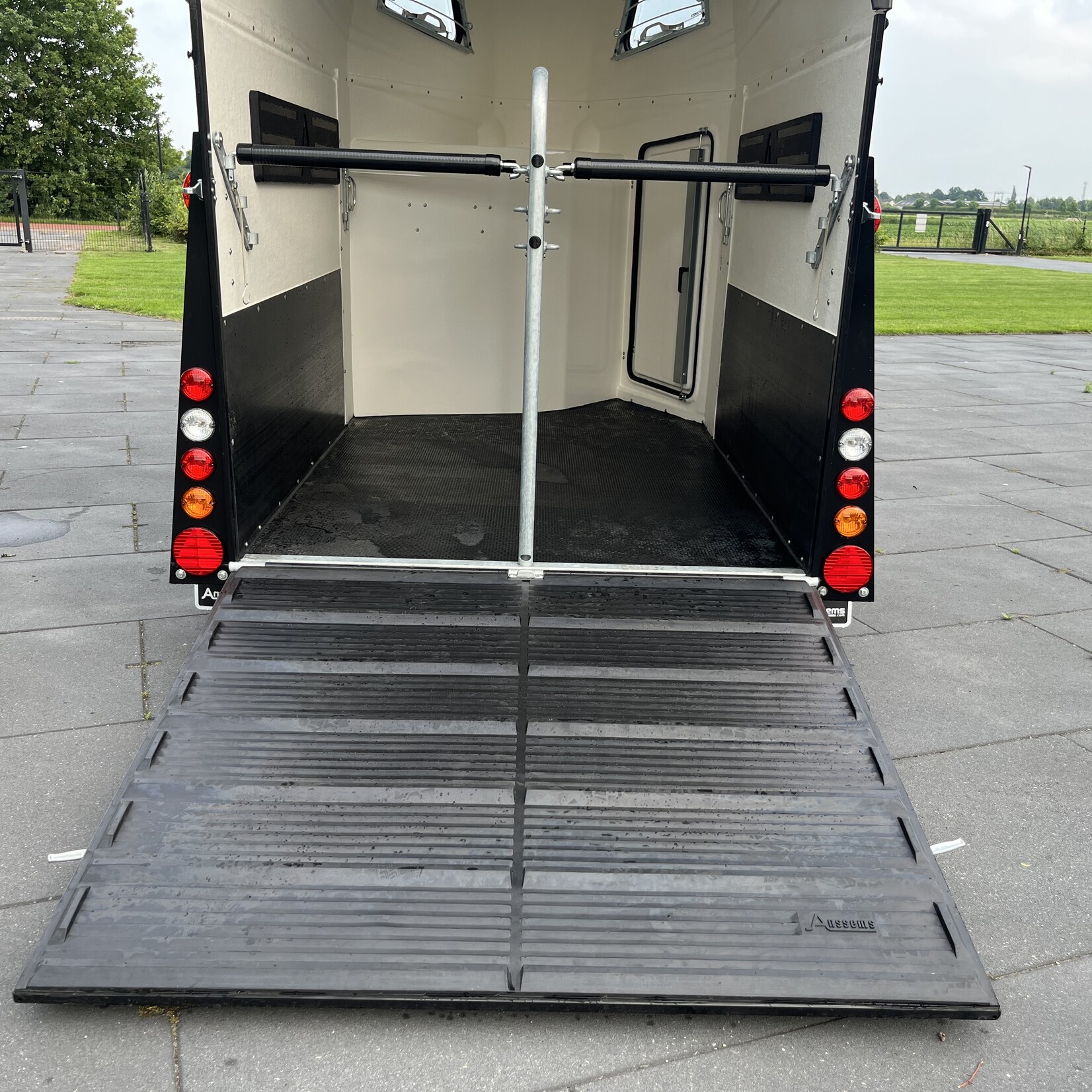 Anssems Excelente 2 paards paardentrailer VOL Kunststof incl zadelkamer !