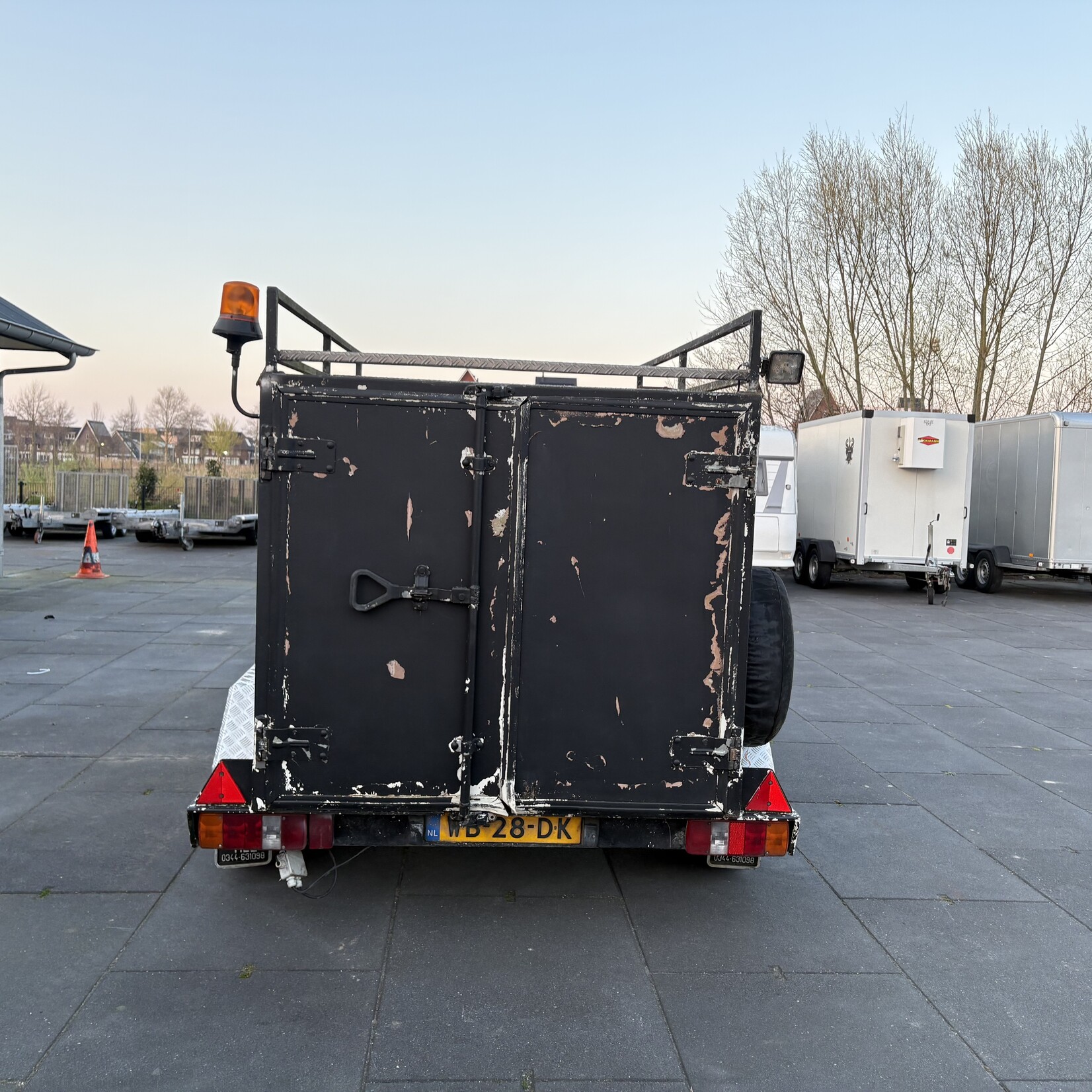 Henra gesloten wagen 240 x 140 x 140 cm