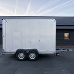 Gesloten wagen 330 x 188 x 204 cm 1999