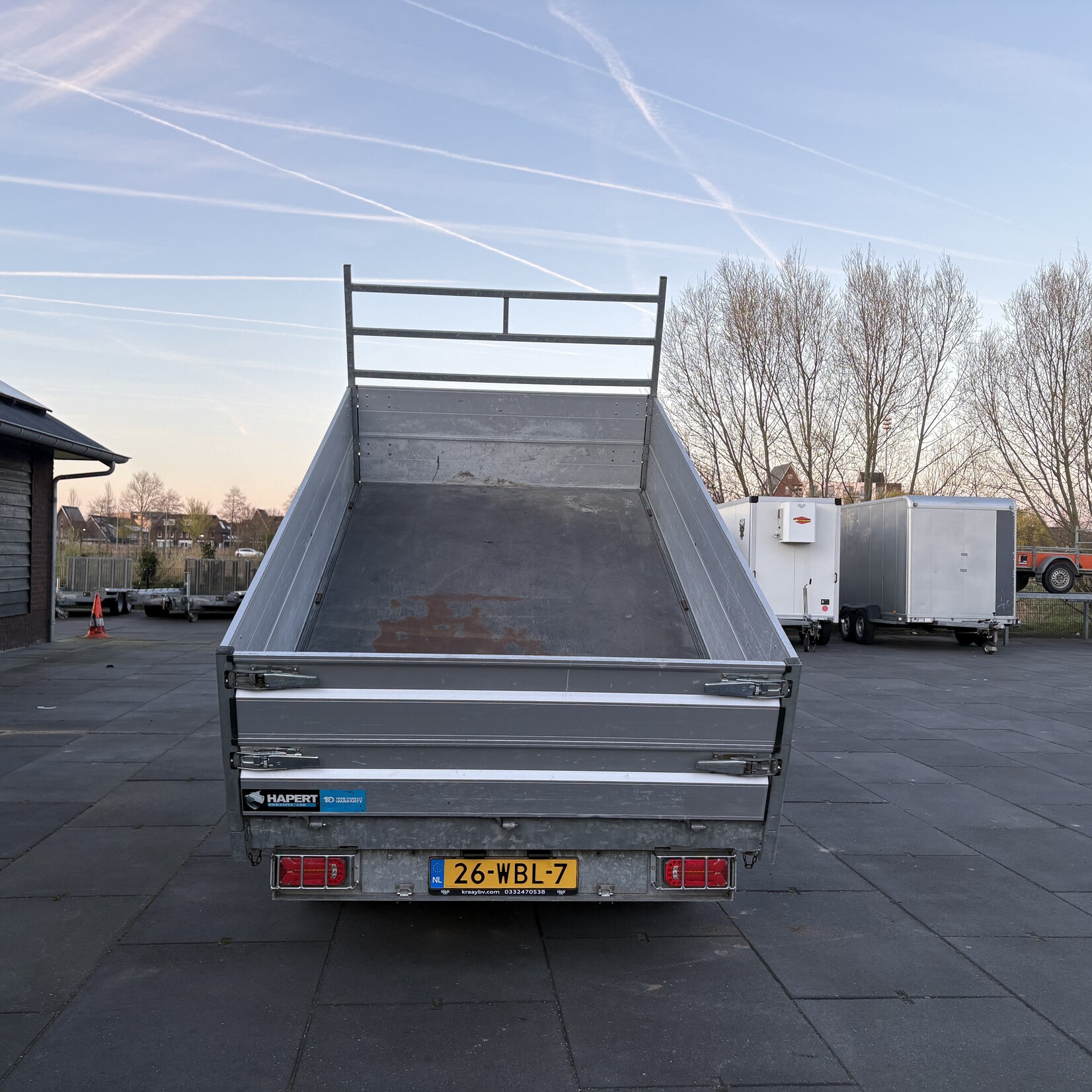 Hapert kipper 330 x 185 cm Ferro vloer met rijplaten en LED verlichting