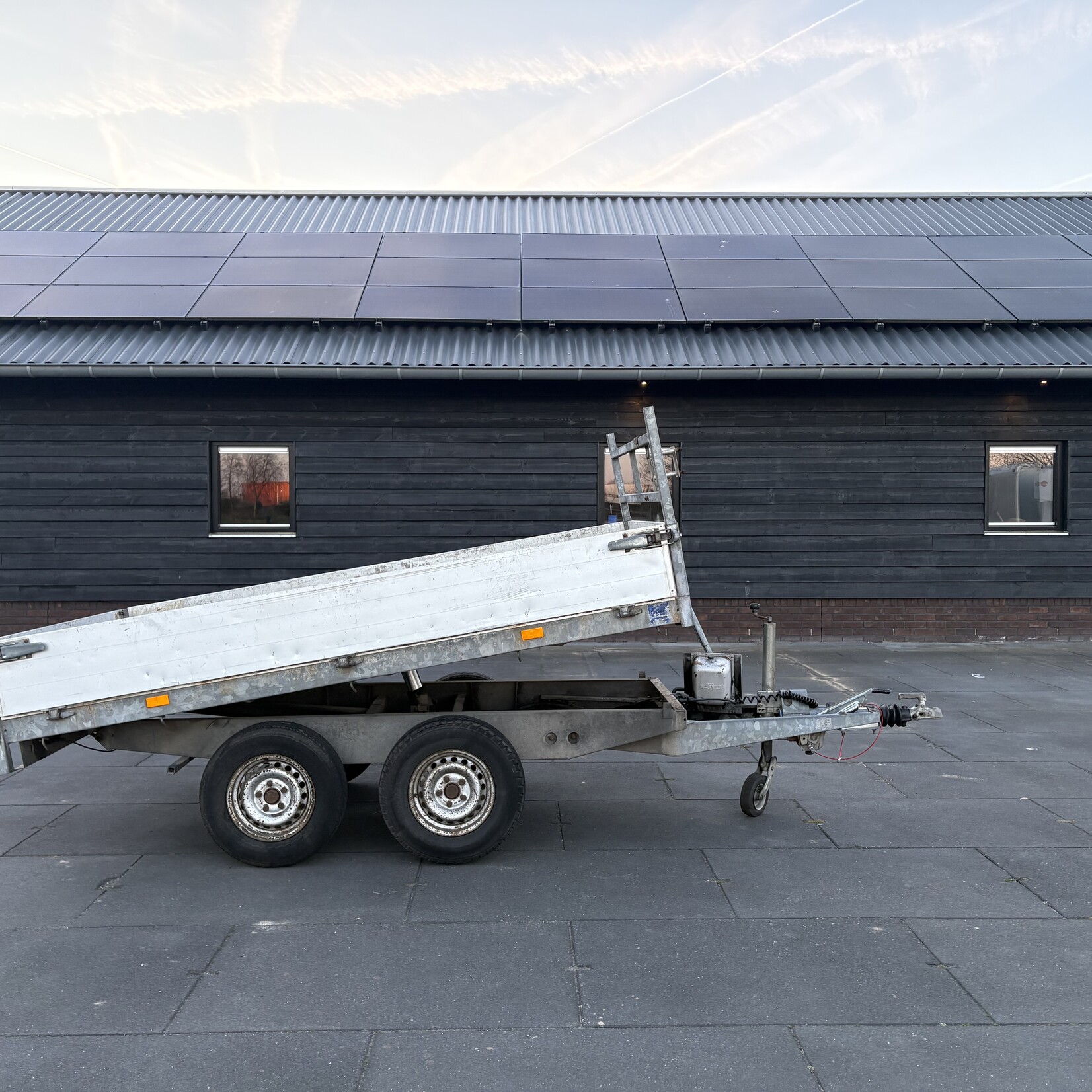 Hapert handpomp kipper 280 x 160 cm