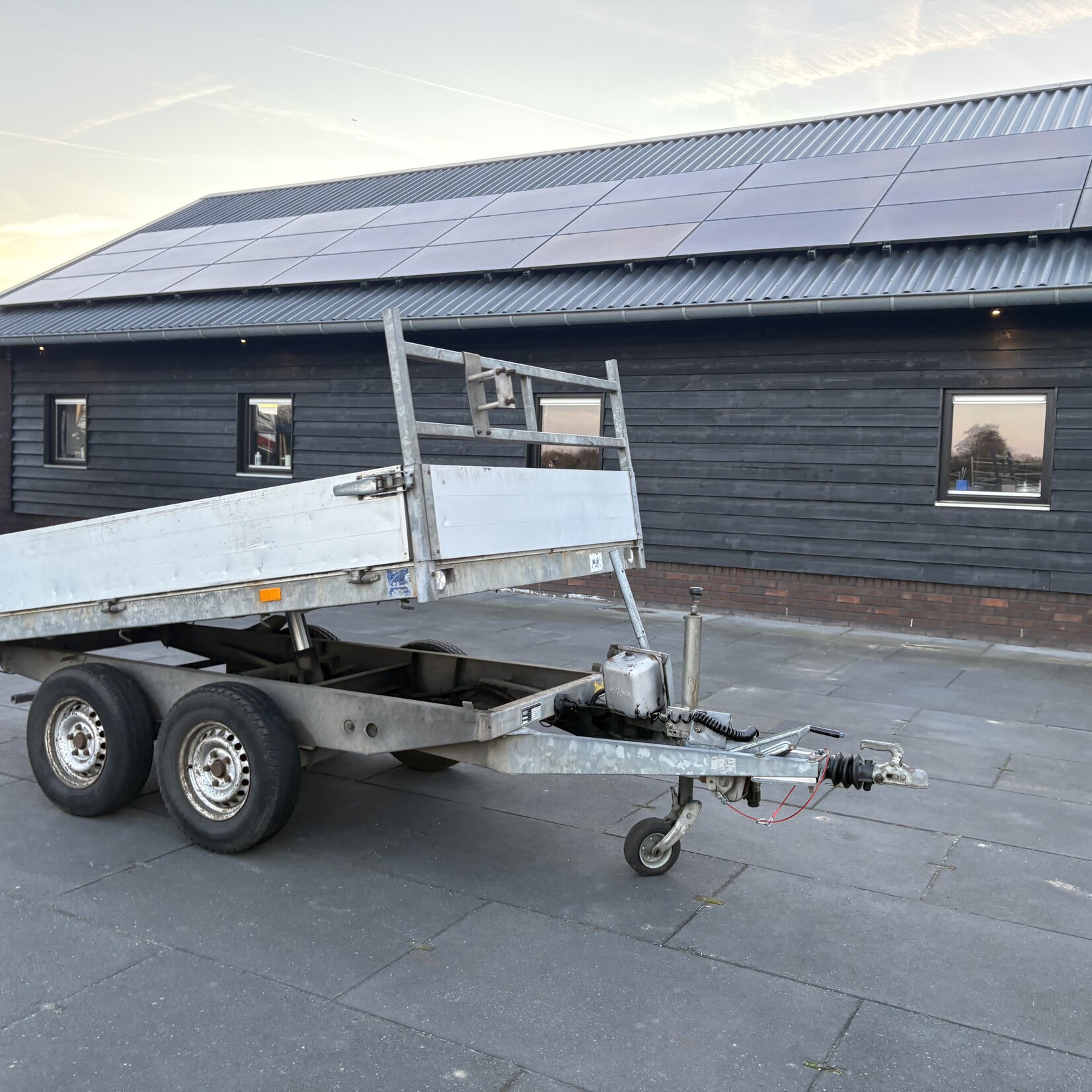 Hapert handpomp kipper 280 x 160 cm