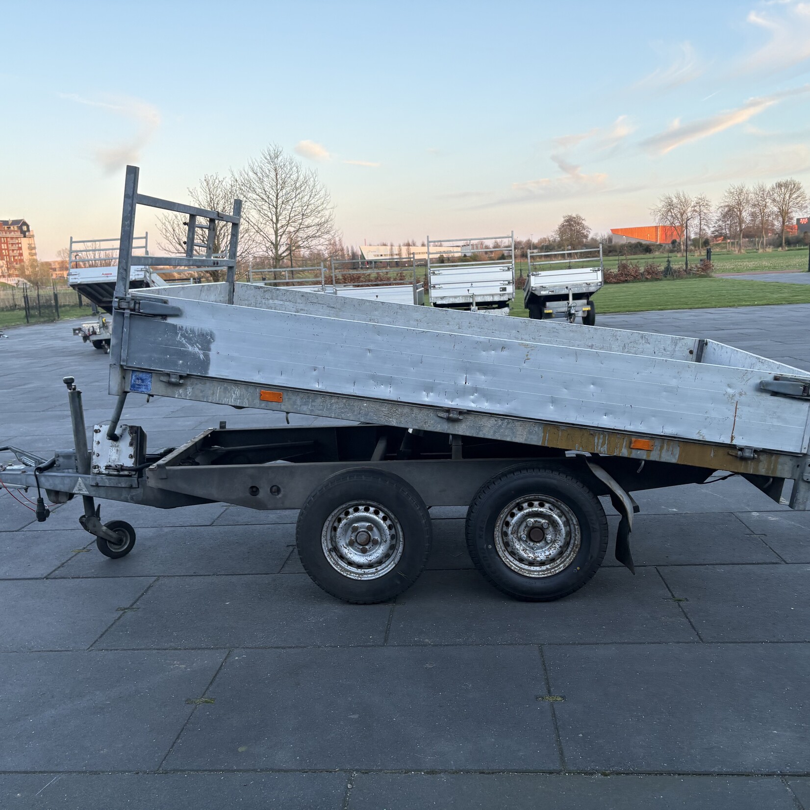 Hapert handpomp kipper 280 x 160 cm