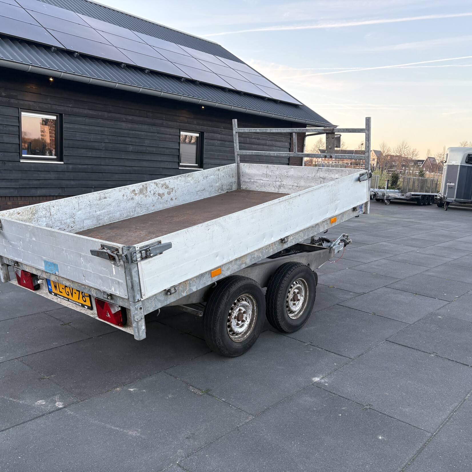 Hapert handpomp kipper 280 x 160 cm