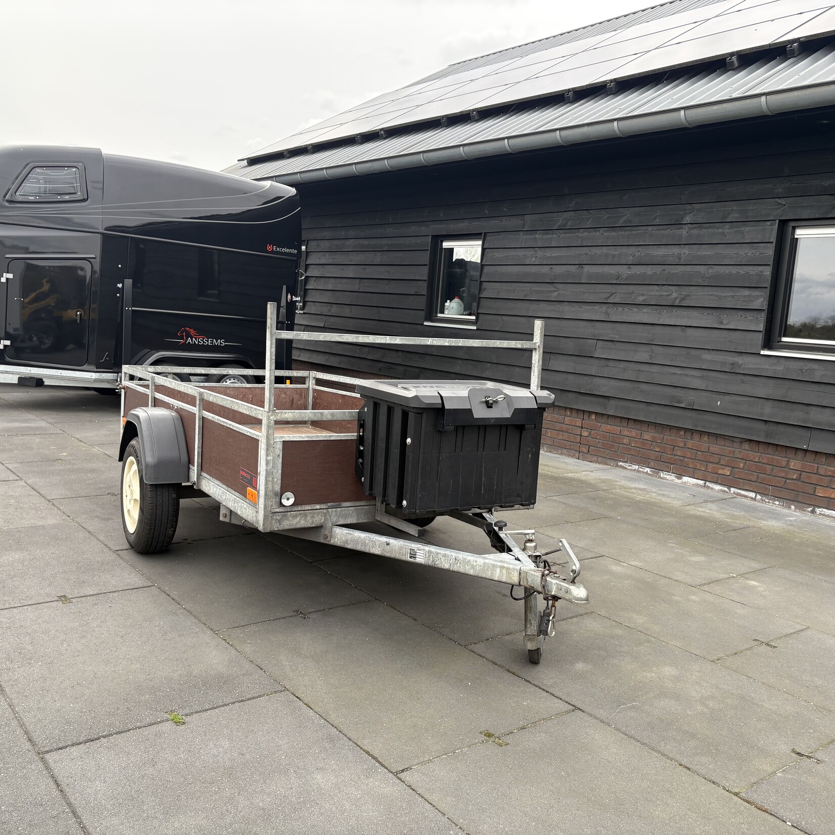 Bakwagen 250 x 130 cm 750 kg met dikke disselkist