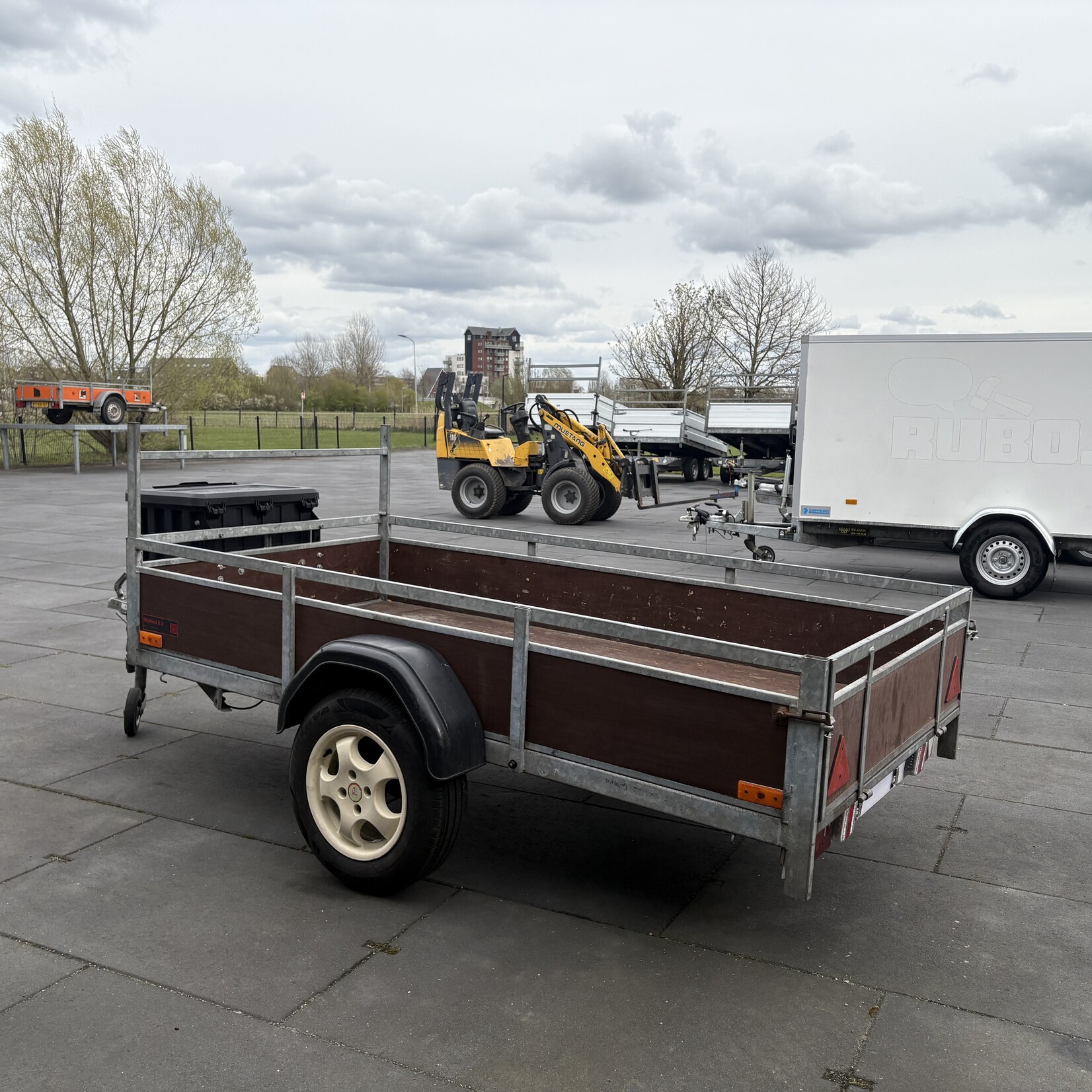 Bakwagen 250 x 130 cm 750 kg met dikke disselkist