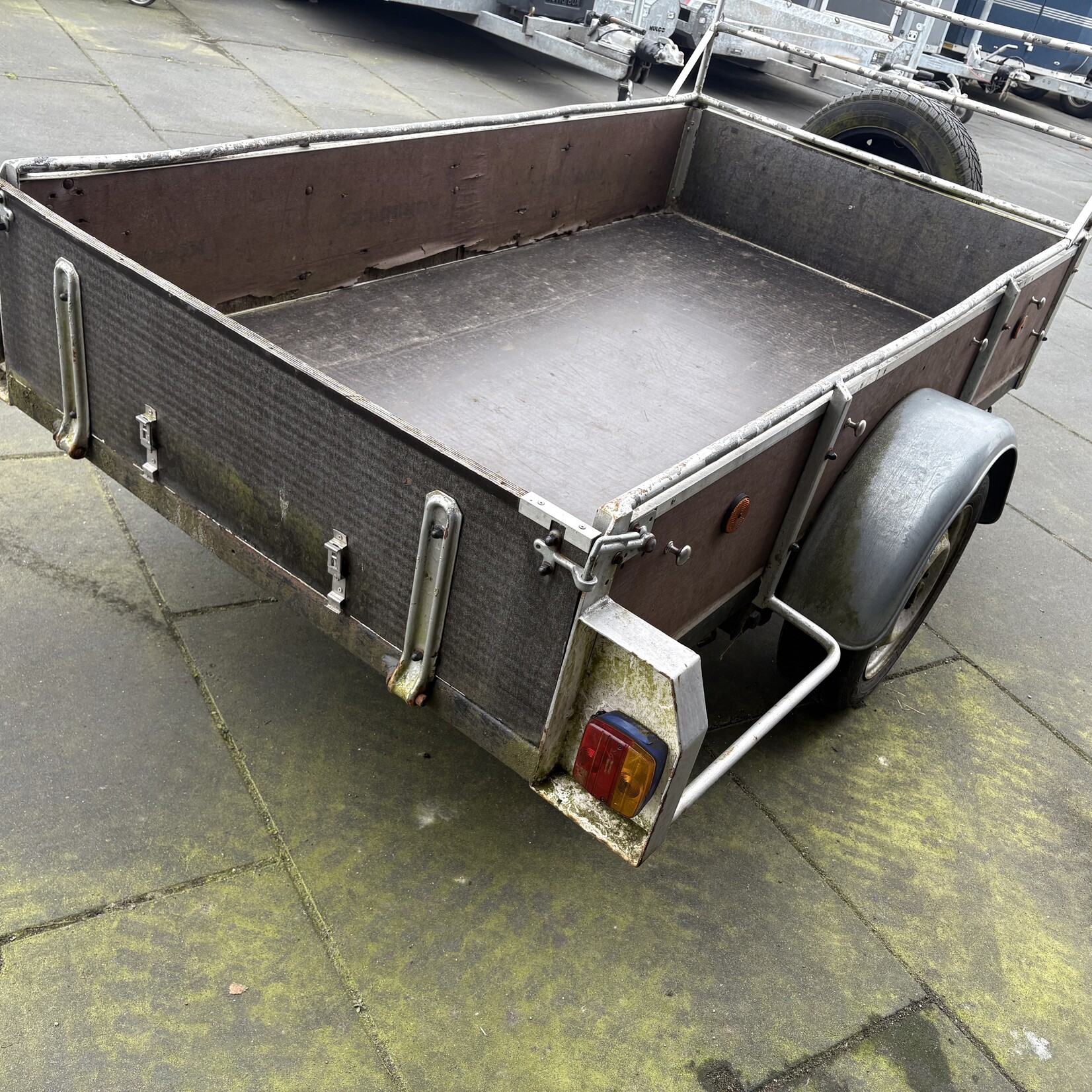 Bakwagen 200 x 110 cm 750 kg Bladgeveerd