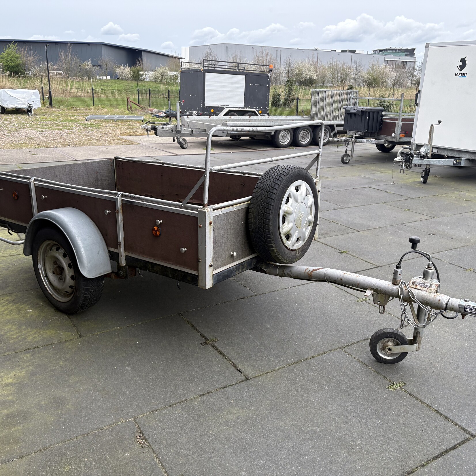 Bakwagen 200 x 110 cm 750 kg Bladgeveerd