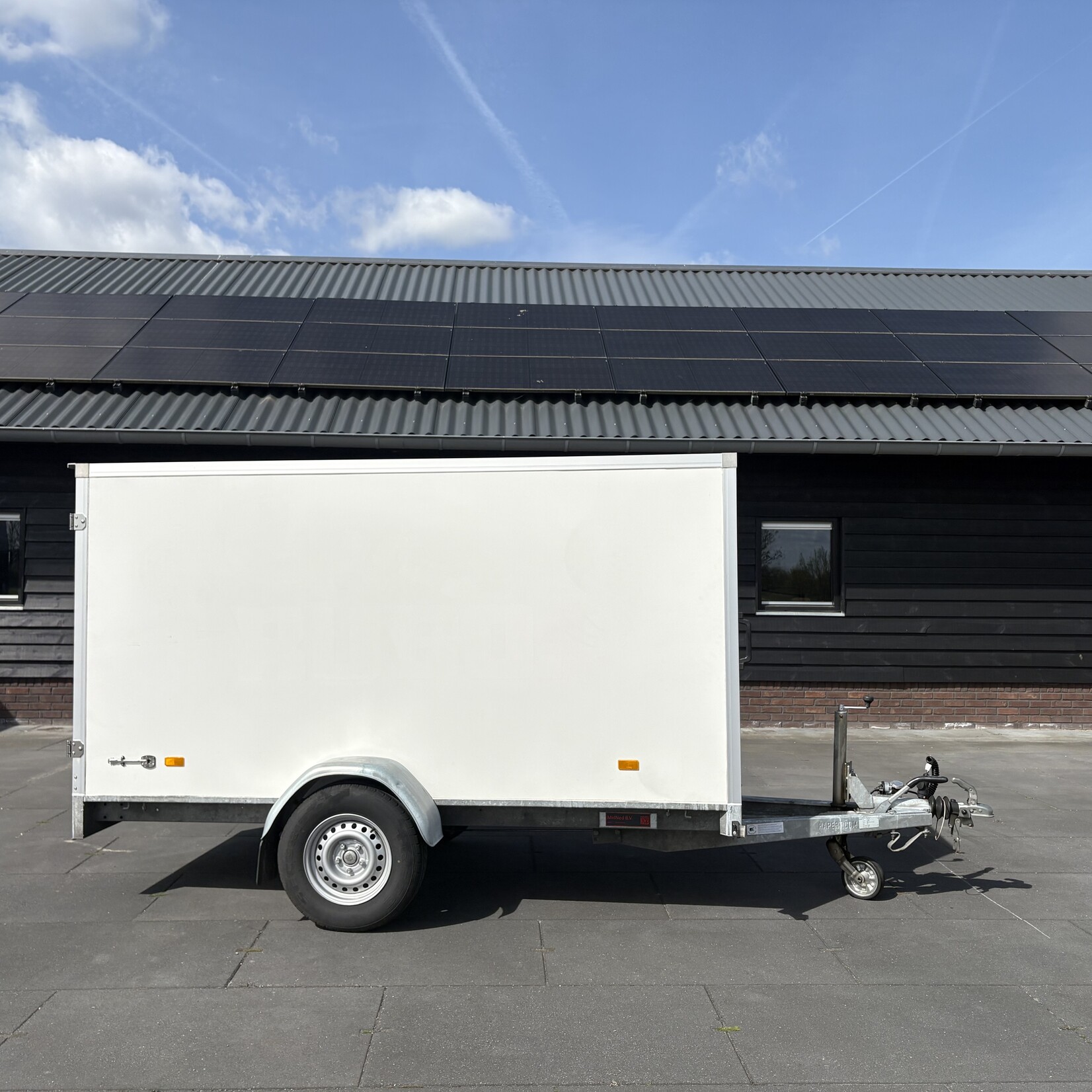 Hapert gesloten wagen 300 x 130 x 150 cm