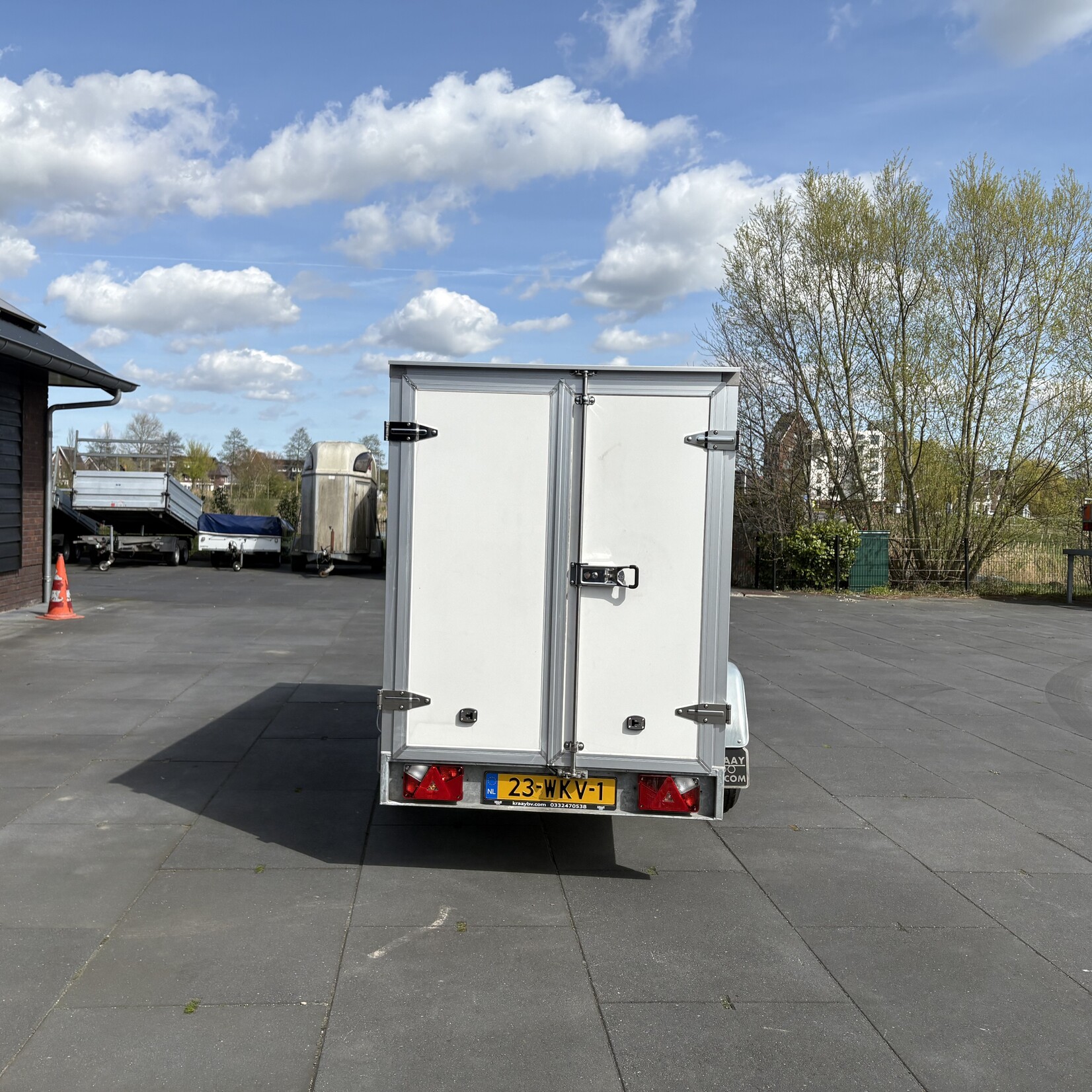 Hapert gesloten wagen 300 x 130 x 150 cm
