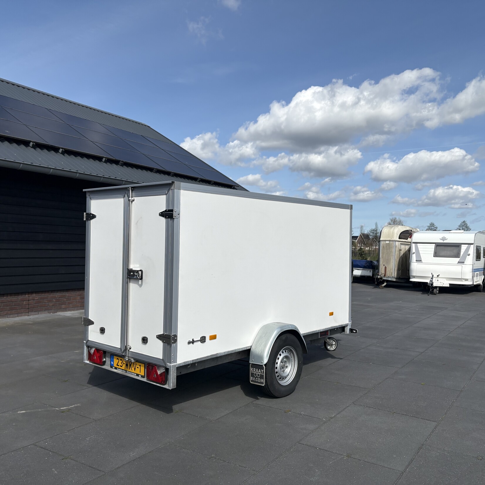 Hapert gesloten wagen 300 x 130 x 150 cm