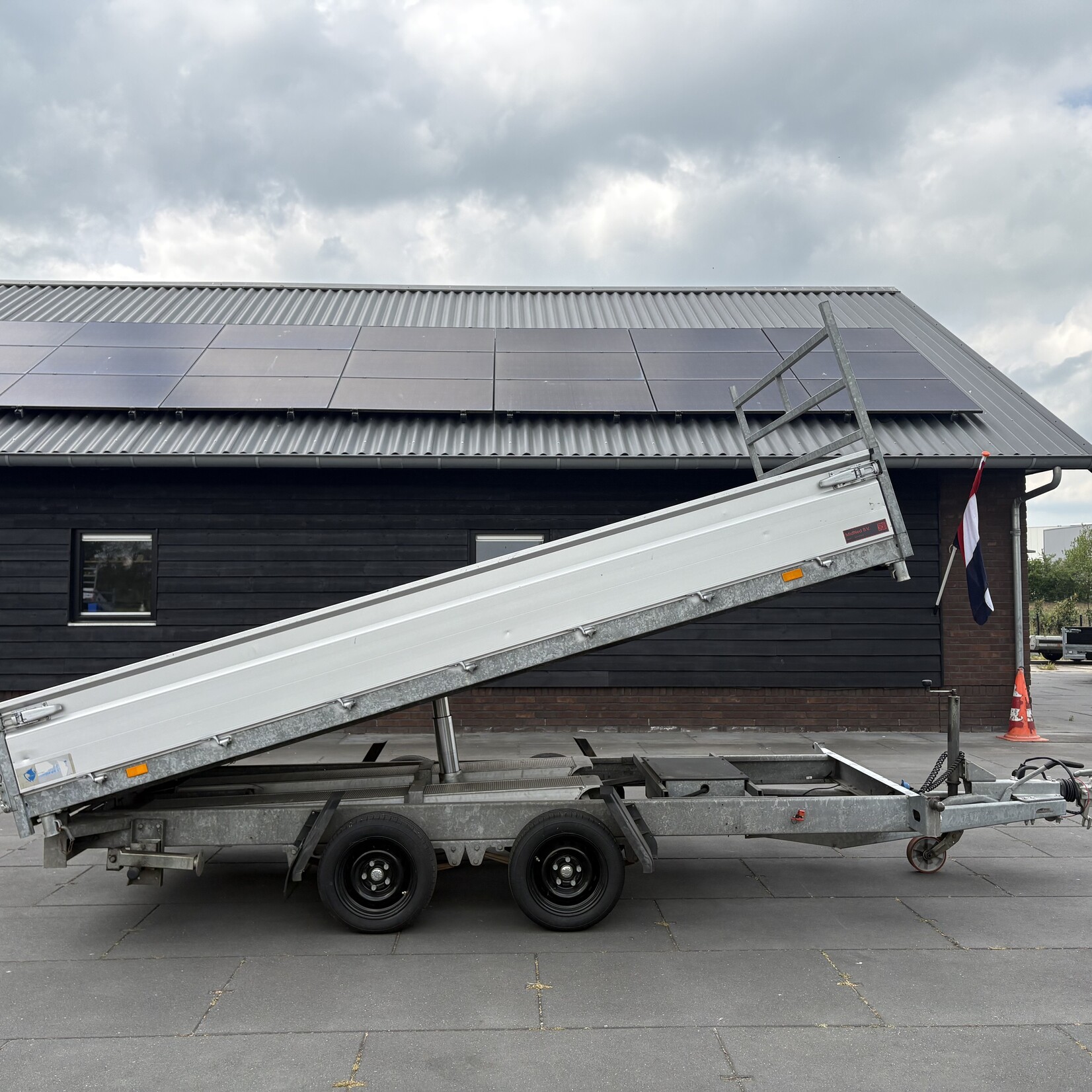 Hapert kipper 405 x 205 3500 kg in goede staat