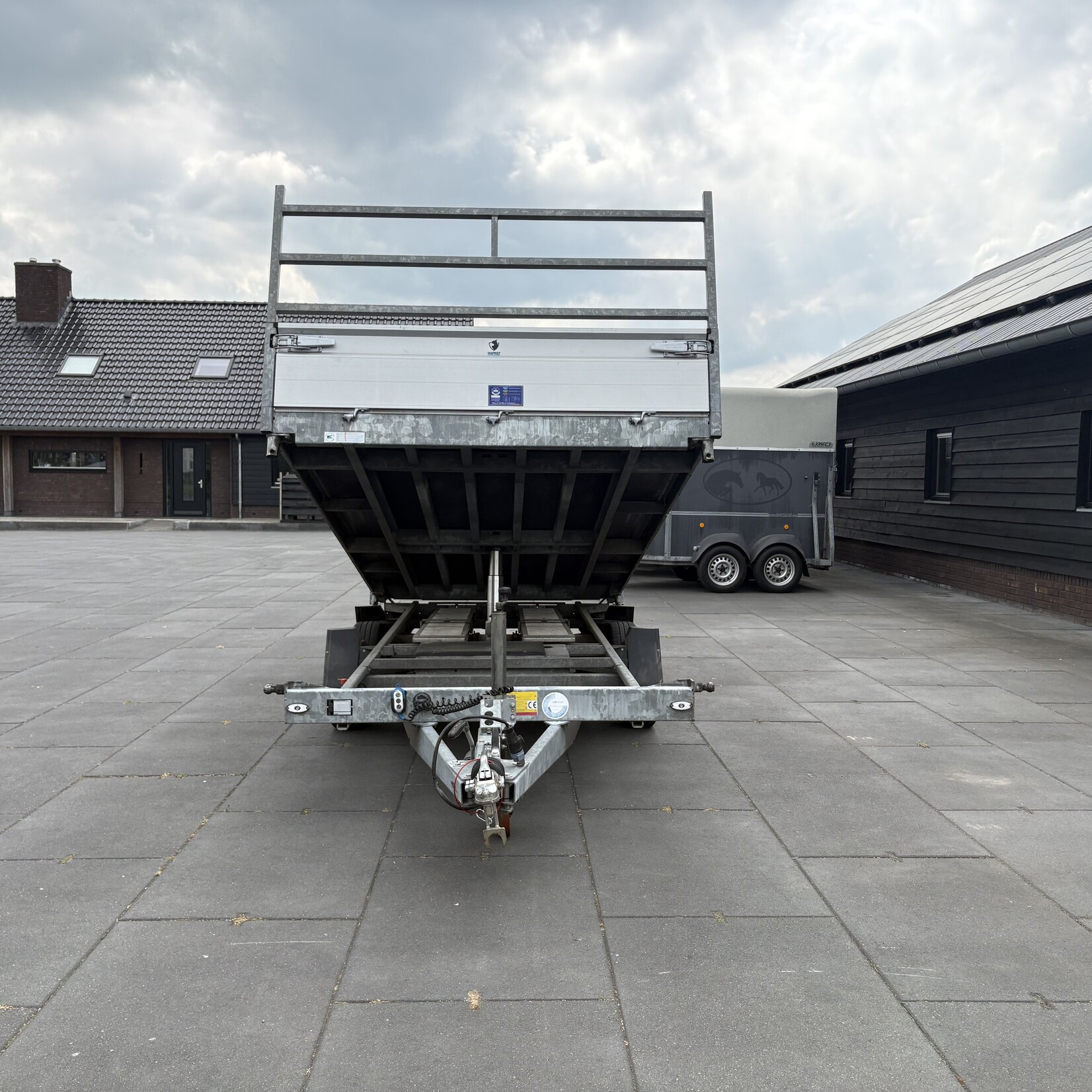 Hapert kipper 405 x 205 3500 kg in goede staat