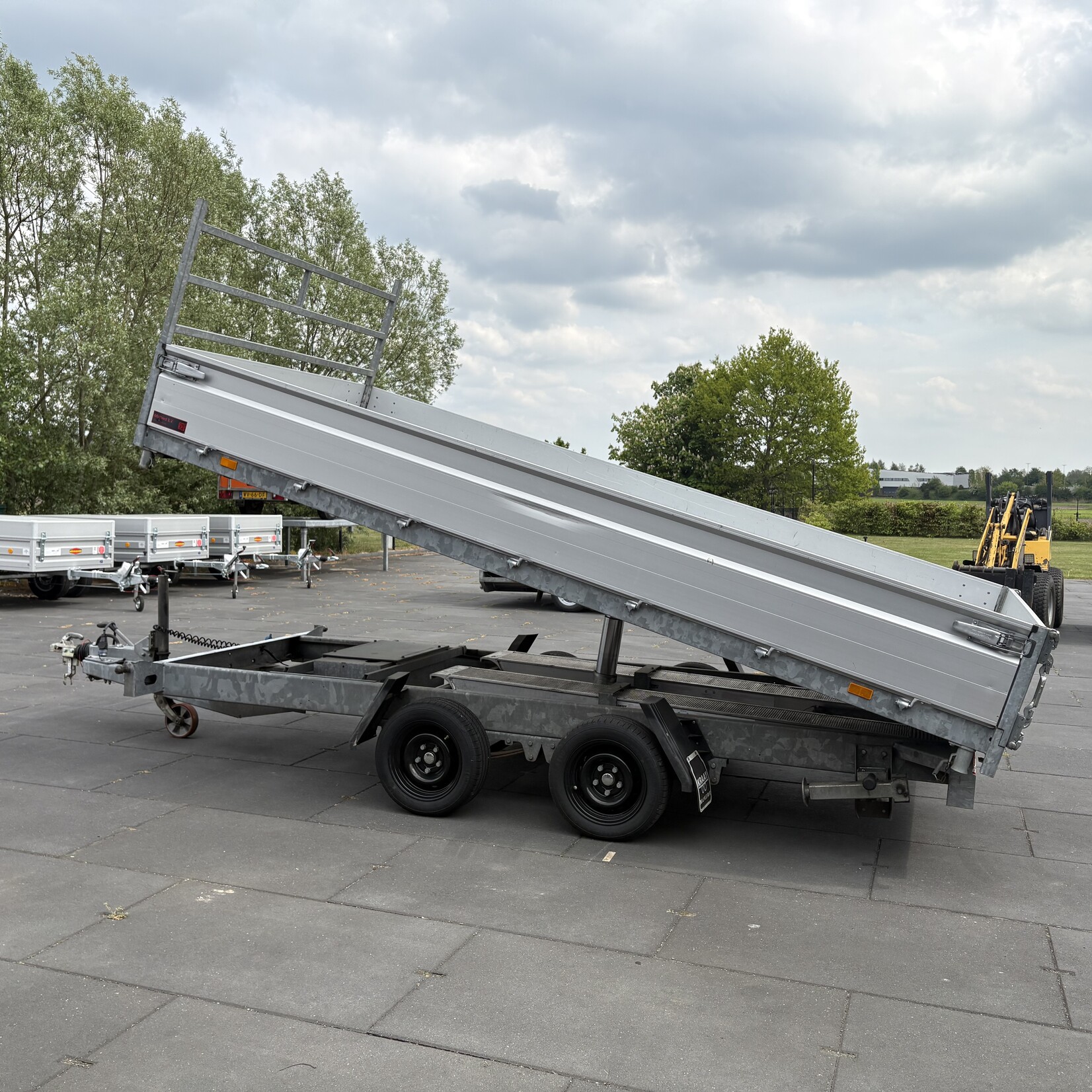 Hapert kipper 405 x 205 3500 kg in goede staat